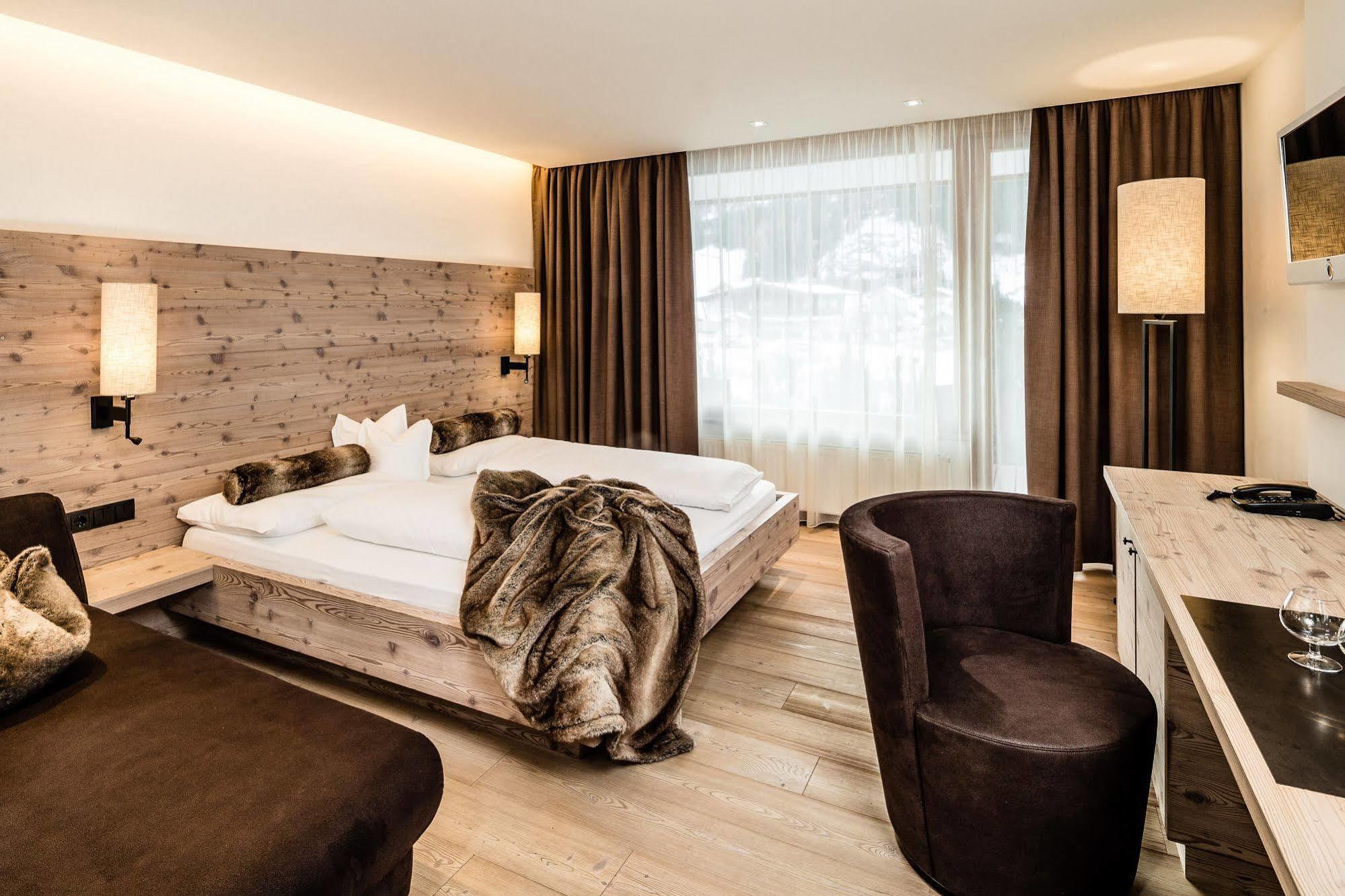 Arthotel Anterleghes - Gardenahotels Selva di Val Gardena Kültér fotó